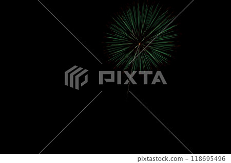 Fireworks burst into the summer night sky at the Akihayama Hongu Akiha Shrine dedication fireworks festival (Shizuoka Prefecture) 118695496