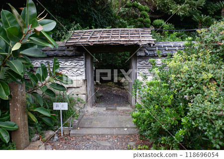 Chiba Prefecture, Niemon Island, Island Owner's Residence, Inner Garden Entrance 118696054