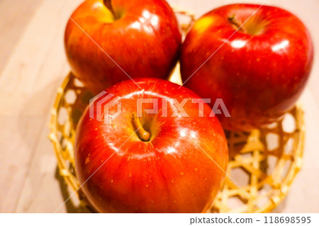 Shiny apple Shiny apple 118698595