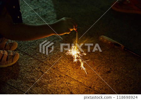 Image of sparklers fireworks 118698924