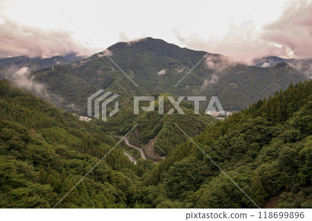 從上野森林探險所看到的山脈 從上野森林探險所看到的山脈 118699896