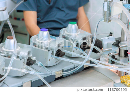 During heart surgery, an artificial blood circulation apparatus is working in an intensive care unit 118700593