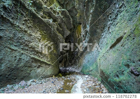 伊奧吉洞窟內一片寂靜 118702278