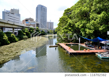 People fishing in the outer moat seen from Benkei Bridge, Kioicho People fishing in the outer moat seen from Benkei Bridge, Kioicho 118702382