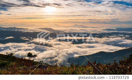 秋天唐松山登山：黎明（從八方池山莊附近出發） 118703729