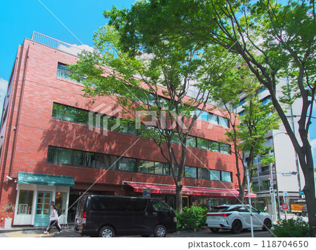 Hiroo in Summer - Hiroo Garden Hills Entrance Cityscape (August 2024) Hiroo in Summer - Hiroo Garden Hills Entrance Cityscape (August 2024) 118704650