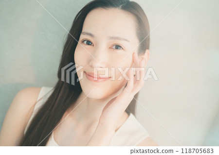 Skin care for women in their 30's 118705683