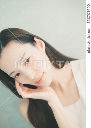 Skin problems of women in their 30s Skin problems of women in their 30s 118705690