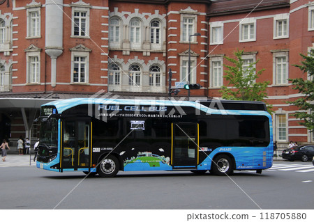 JR竹芝氫能接駁巴士在東京站丸之內口車站大樓前發車 118705880