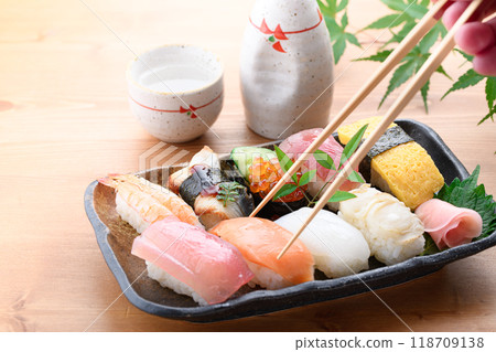 Assorted nigiri sushi 118709138