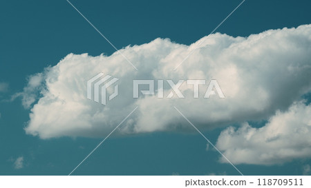 Motions Clouds Puffy Fluffy White Clouds Sky. Potential For Natural Or Climate Projects. 118709511