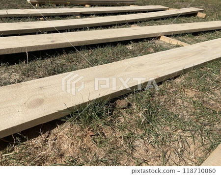 Preparing lumber for priming and painting Preparing lumber for priming and painting 118710060