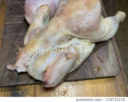 Bird carcasses quail and chicken 118710158