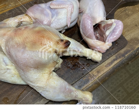 Bird carcasses quail and chicken 118710160