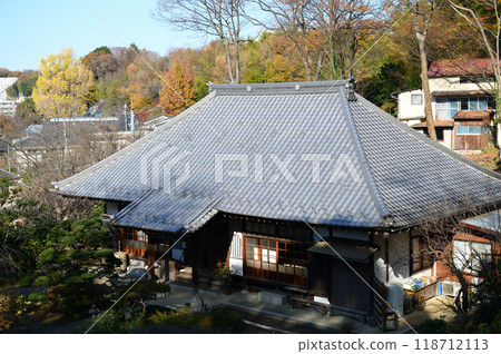被秋葉包裹的柿野村 被秋葉包裹的柿野村 118712113