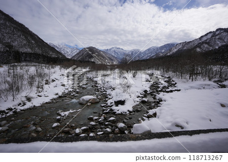 View of the Tateyama mountain range from Iori, Kamiichi Town, Toyama Prefecture 118713267