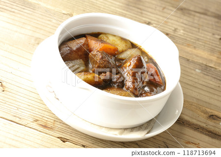 Beef stew with lots of meat and vegetables 118713694