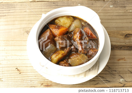 Beef stew with lots of meat and vegetables 118713713