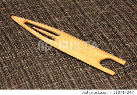 雕塑、教室、泡桐、錐子、針、網子、木頭 雕塑、教室、泡桐、錐子、針、網子、木頭 118714247