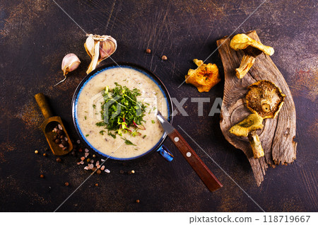 cream soup with dried mushrooms 118719667