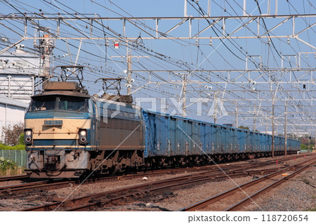 Paper transport freight train (Train 3461) towed by EF66-23 locomotive_Photographed on 2009/10/18 118720654