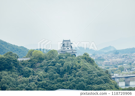 <Inuyama City> View of the town of Inuyama and Inuyama Castle from the grounds of Naritasan Daishoji Temple <Inuyama City> View of the town of Inuyama and Inuyama Castle from the grounds of Naritasan Daishoji Temple 118720906