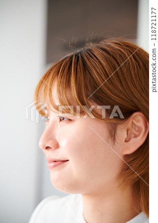 Gazing woman profile eyes Gazing woman profile eyes 118721177