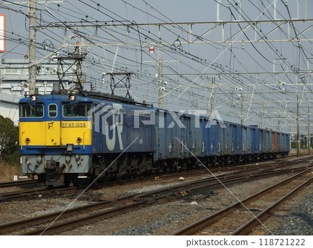 Paper transport freight train (Train 3461) towed by EF65-1059 locomotive_Photographed on 3/4/2008 118721222