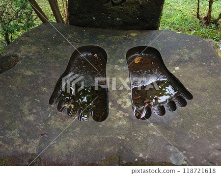 Todasan Kakurinji Temple in Kakogawa City, Hyogo Prefecture, a temple said to have been founded by Prince Shotoku, and the Butsokuseki Stone 118721618