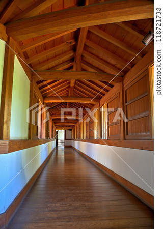 Himeji Castle, Hyogo Prefecture: The Nishinomaru Nagatsukasa (Hyakuken Corridor) Himeji Castle, Hyogo Prefecture: The Nishinomaru Nagatsukasa (Hyakuken Corridor) 118721738