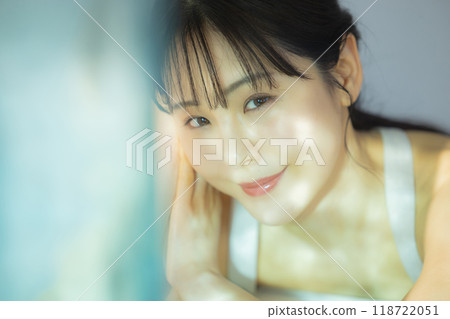 窗邊的女人 窗邊的女人 118722051