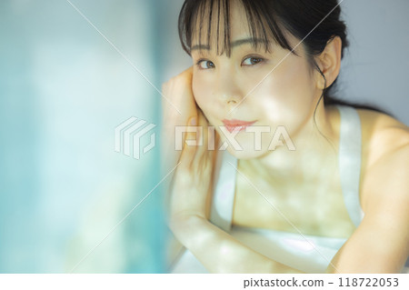 窗邊的女人 118722053