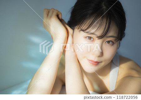 窗邊的女人 窗邊的女人 118722056