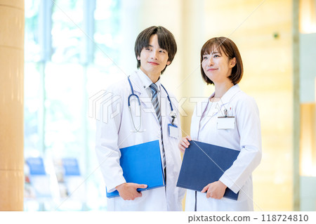 Doctors in white coats, photo provided by Denpa Gakuen, Tokyo Electronics College 118724810