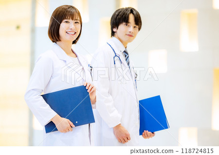 Doctors in white coats, photo provided by Denpa Gakuen, Tokyo Electronics College 118724815