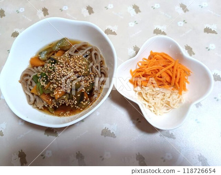 Healthy lunch: soba noodles, vinegared carrots and vinegared cabbage 118726654