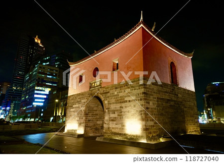 Taipei City North Gate "Cheng'en Gate" illuminated (Zhongzheng District, Taipei City, Taiwan) Taipei City North Gate "Cheng'en Gate" illuminated (Zhongzheng District, Taipei City, Taiwan) 118727040