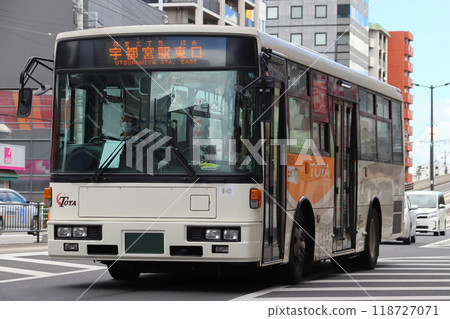 Kanto Bus/Tono Transportation color heading to the east exit of Utsunomiya Station Kanto Bus/Tono Transportation color heading to the east exit of Utsunomiya Station 118727071
