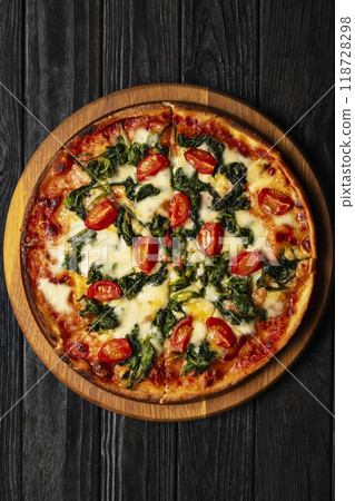 pizza mozzarella top view 118728298