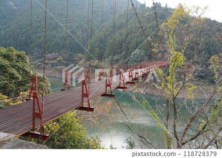 Zao bridge 118728379