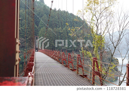 Zao bridge 118728381