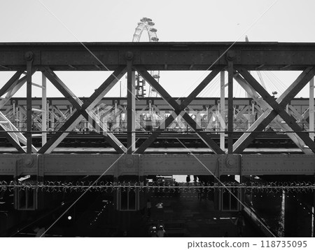 Hungerford Bridge in London Hungerford Bridge in London 118735095
