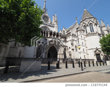 Royal Courts of Justice in London 118735144