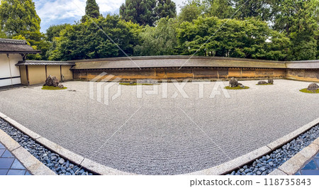 Ryoan-ji temple with its lake and zen garden, in Kyoto, Japan 118735843