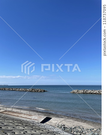 Shonan sea as seen from Chigasaki coast 118737095