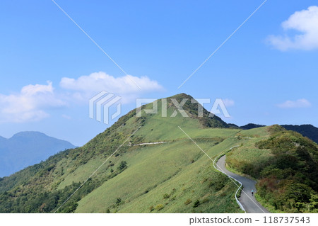 Walking the UFO Line from Summer to Autumn (Kochi Prefecture, Binke Forest Trail) Walking the UFO Line from Summer to Autumn (Kochi Prefecture, Binke Forest Trail) 118737543