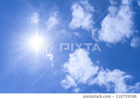 Summer sky, sun and clouds Yokohama 118739386