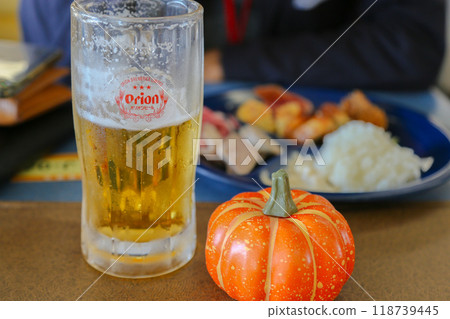 獵戶座啤酒和南瓜 118739445