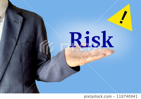 A businessman recommending appropriate risk A businessman recommending appropriate risk 118740941