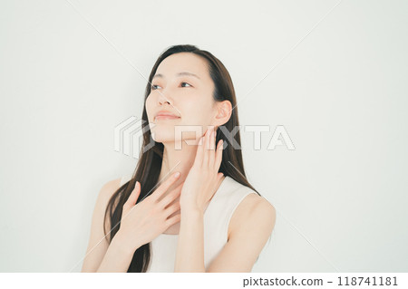 30多歲女性的頸部護理 118741181